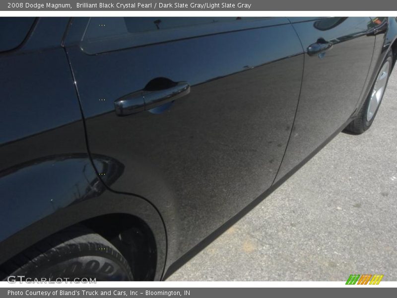 Brilliant Black Crystal Pearl / Dark Slate Gray/Light Slate Gray 2008 Dodge Magnum