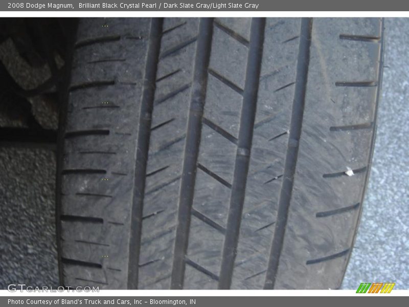 Brilliant Black Crystal Pearl / Dark Slate Gray/Light Slate Gray 2008 Dodge Magnum