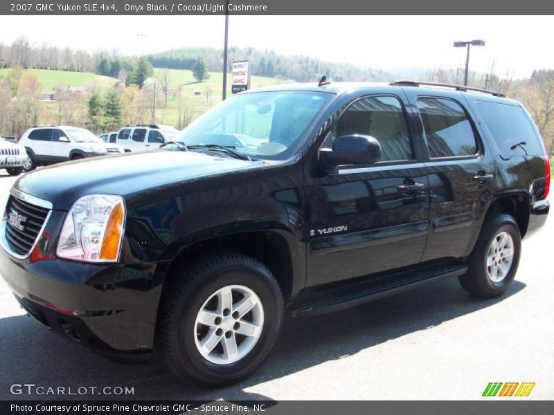 Onyx Black / Cocoa/Light Cashmere 2007 GMC Yukon SLE 4x4