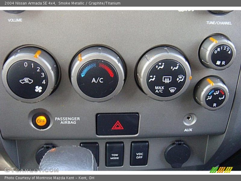 Smoke Metallic / Graphite/Titanium 2004 Nissan Armada SE 4x4