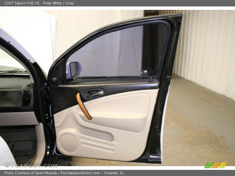 Polar White / Gray 2007 Saturn VUE V6