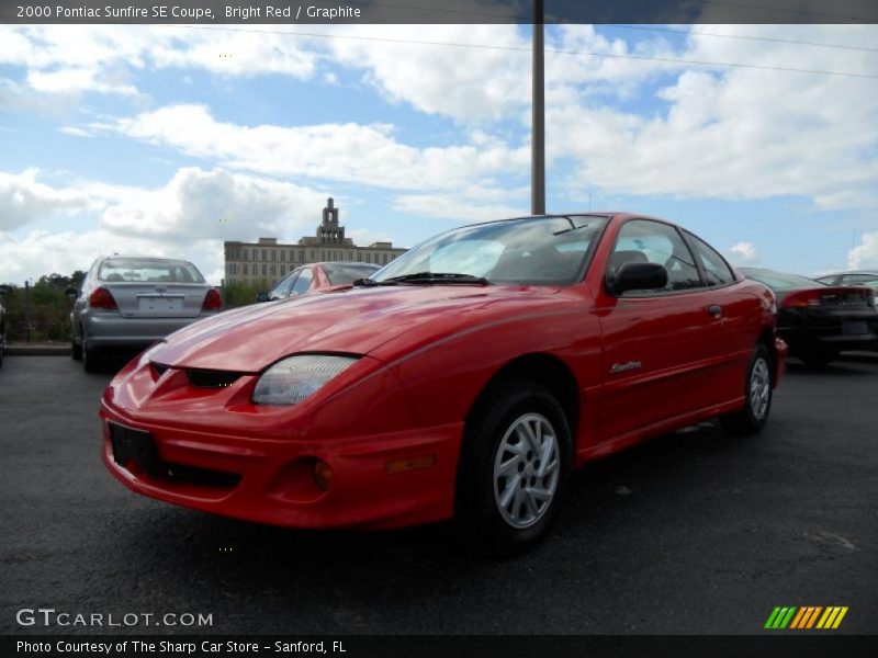 Bright Red / Graphite 2000 Pontiac Sunfire SE Coupe