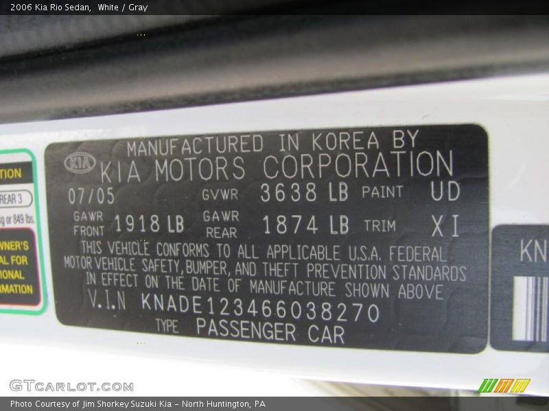 White / Gray 2006 Kia Rio Sedan