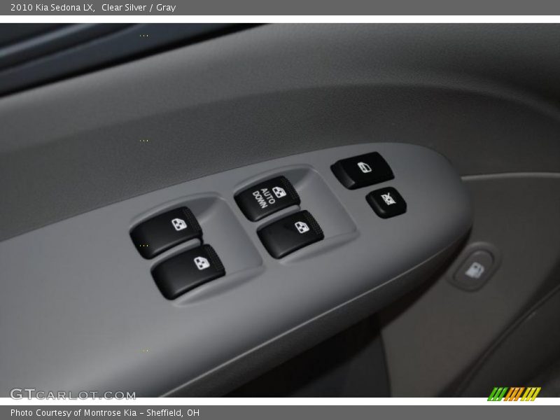 Clear Silver / Gray 2010 Kia Sedona LX