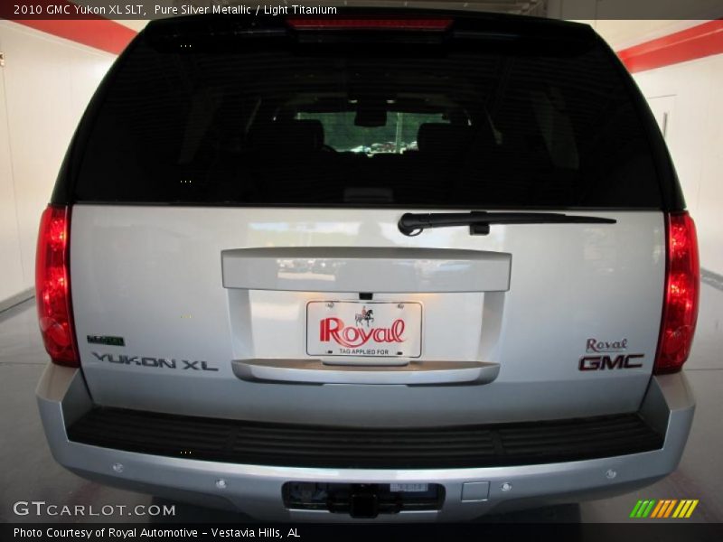 Pure Silver Metallic / Light Titanium 2010 GMC Yukon XL SLT