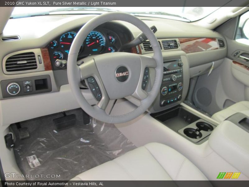 Pure Silver Metallic / Light Titanium 2010 GMC Yukon XL SLT