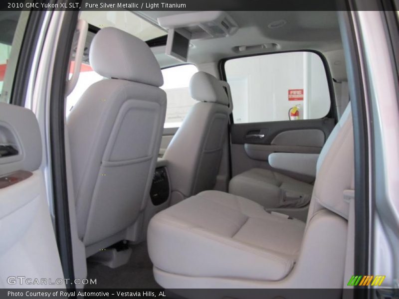 Pure Silver Metallic / Light Titanium 2010 GMC Yukon XL SLT