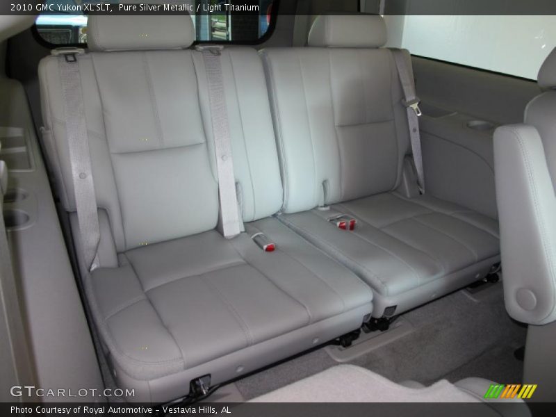 Pure Silver Metallic / Light Titanium 2010 GMC Yukon XL SLT