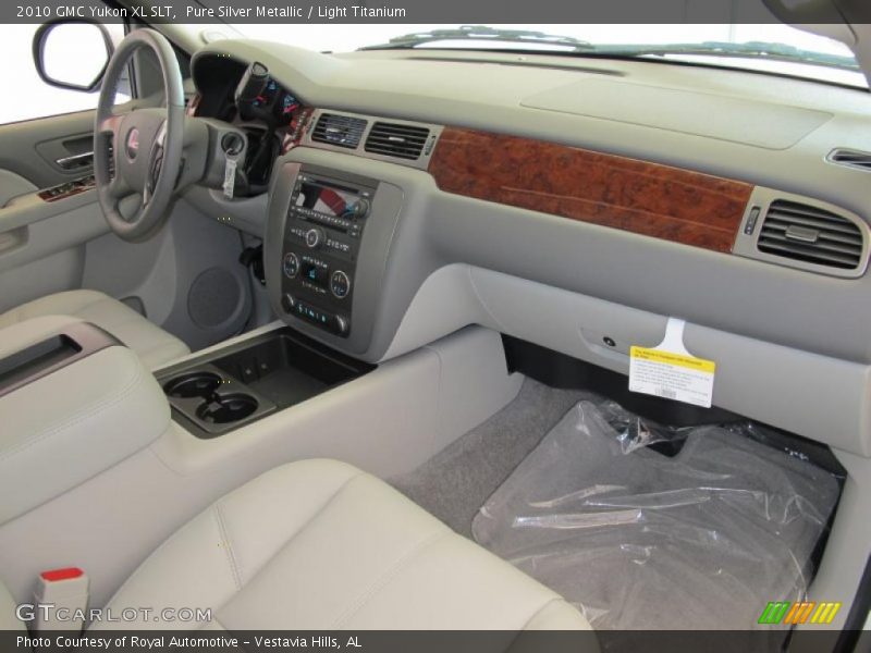 Pure Silver Metallic / Light Titanium 2010 GMC Yukon XL SLT