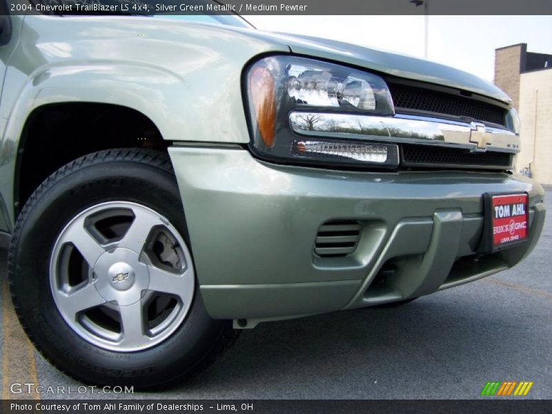 Silver Green Metallic / Medium Pewter 2004 Chevrolet TrailBlazer LS 4x4