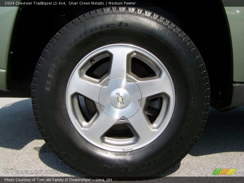 Silver Green Metallic / Medium Pewter 2004 Chevrolet TrailBlazer LS 4x4