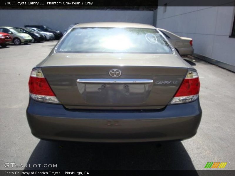 Phantom Gray Pearl / Gray 2005 Toyota Camry LE