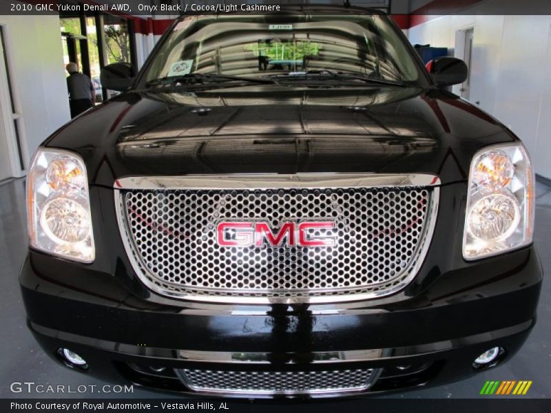 Onyx Black / Cocoa/Light Cashmere 2010 GMC Yukon Denali AWD