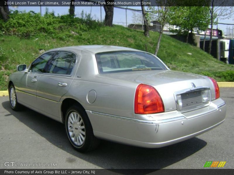 Silver Birch Metallic / Dark Stone/Medium Light Stone 2004 Lincoln Town Car Ultimate