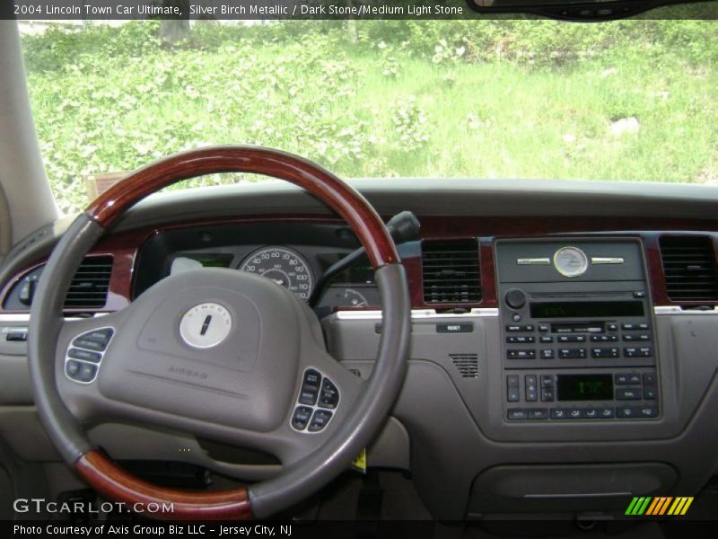 Silver Birch Metallic / Dark Stone/Medium Light Stone 2004 Lincoln Town Car Ultimate