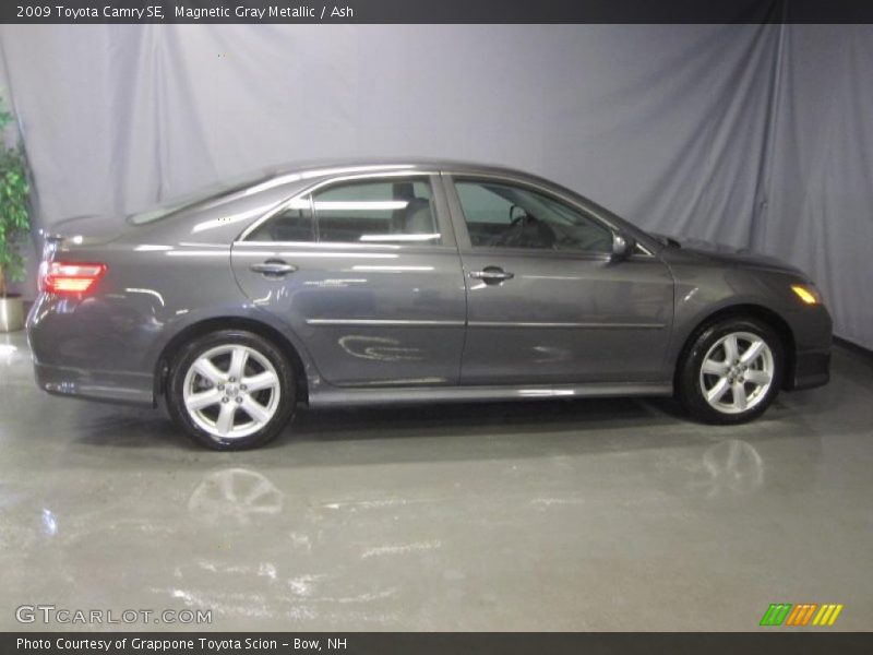 Magnetic Gray Metallic / Ash 2009 Toyota Camry SE