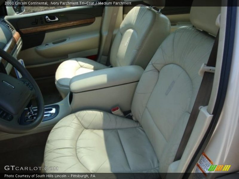 Ivory Parchment Tri-Coat / Medium Parchment 2001 Lincoln Continental