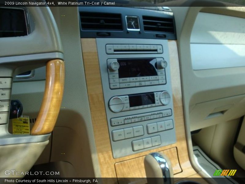 White Platinum Tri-Coat / Camel 2009 Lincoln Navigator 4x4