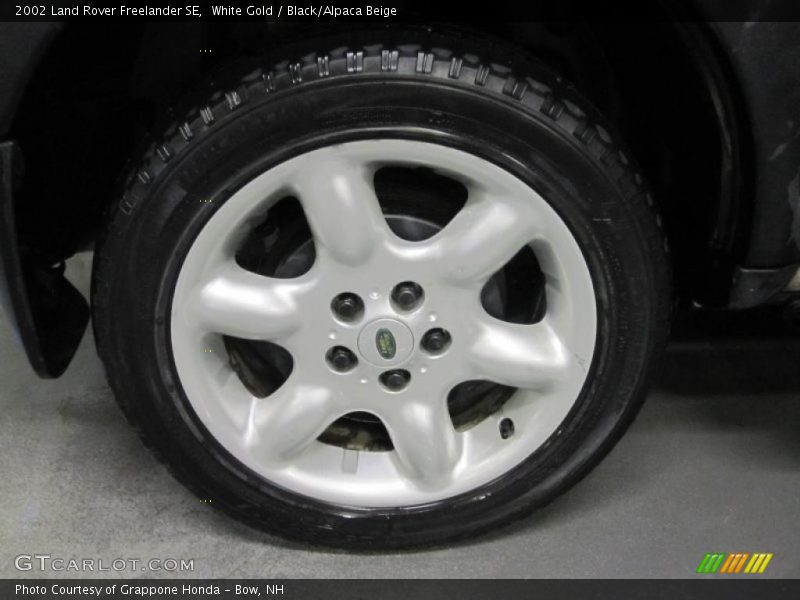 White Gold / Black/Alpaca Beige 2002 Land Rover Freelander SE