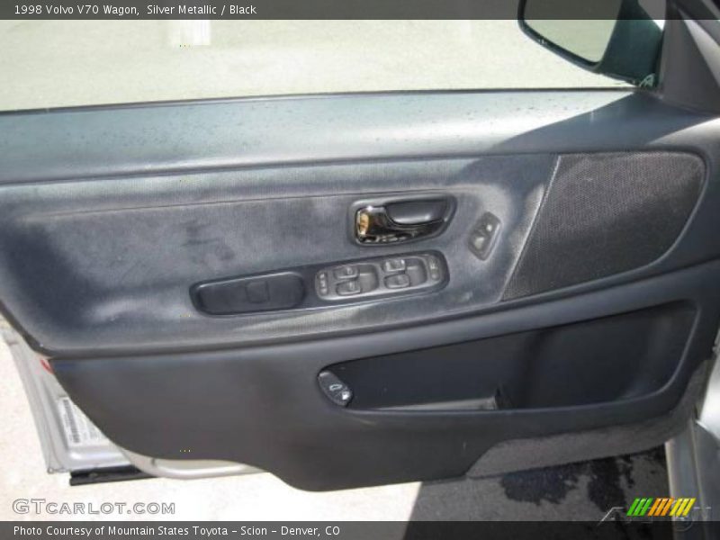 Door Panel of 1998 V70 Wagon