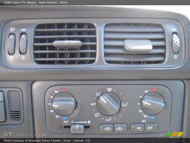 Controls of 1998 V70 Wagon