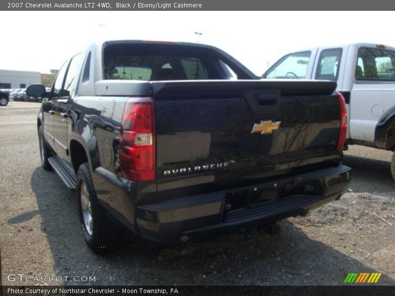 Black / Ebony/Light Cashmere 2007 Chevrolet Avalanche LTZ 4WD