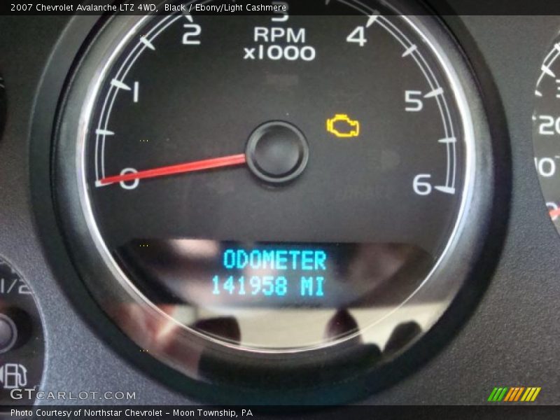 Black / Ebony/Light Cashmere 2007 Chevrolet Avalanche LTZ 4WD