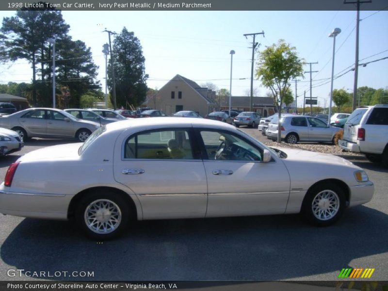 Ivory Pearl Metallic / Medium Parchment 1998 Lincoln Town Car Cartier