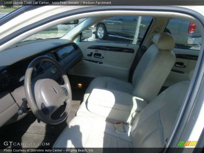 Ivory Pearl Metallic / Medium Parchment 1998 Lincoln Town Car Cartier