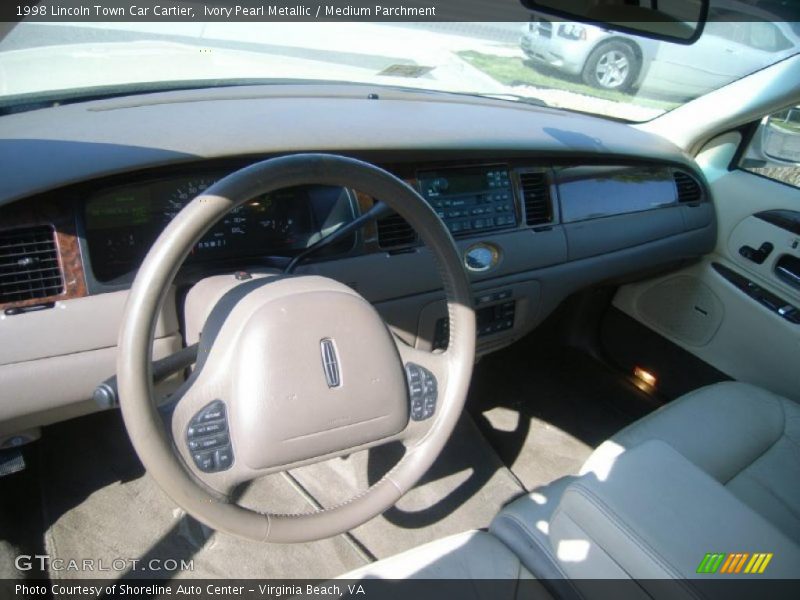 Ivory Pearl Metallic / Medium Parchment 1998 Lincoln Town Car Cartier