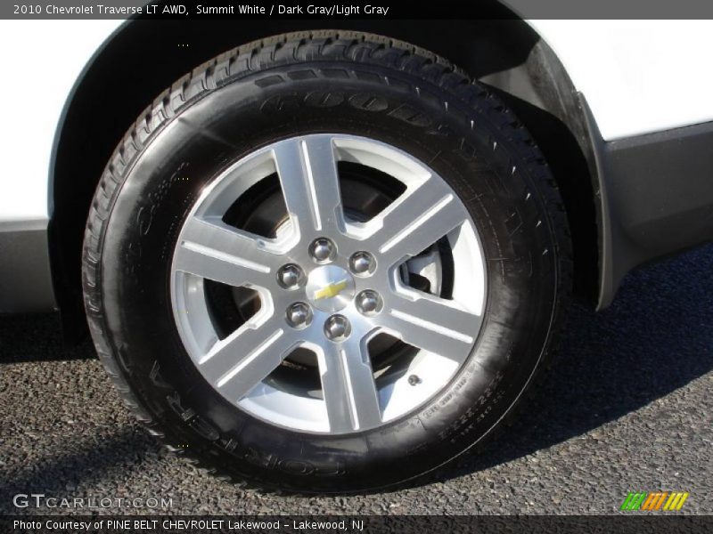 Summit White / Dark Gray/Light Gray 2010 Chevrolet Traverse LT AWD