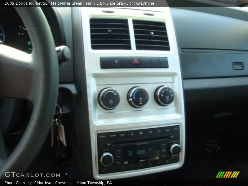 Melbourne Green Pearl / Dark Slate Gray/Light Graystone 2009 Dodge Journey SE
