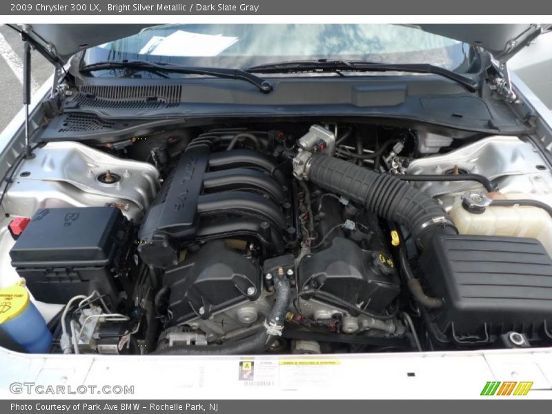 Bright Silver Metallic / Dark Slate Gray 2009 Chrysler 300 LX