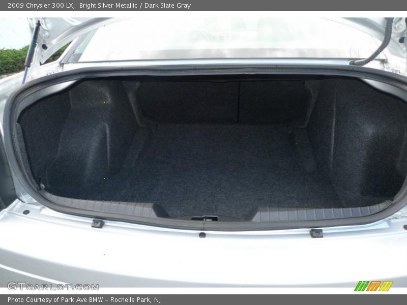 Bright Silver Metallic / Dark Slate Gray 2009 Chrysler 300 LX