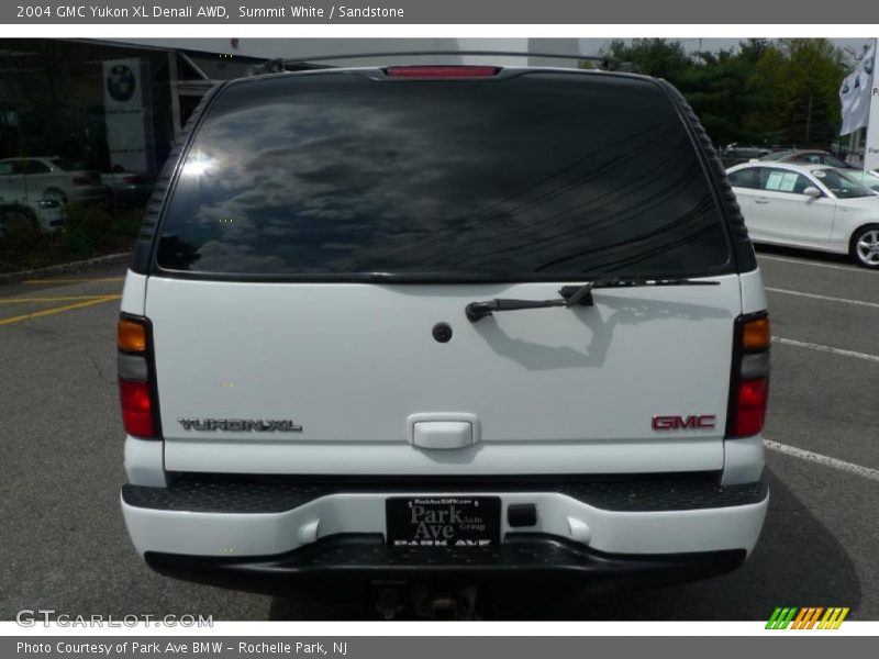 Summit White / Sandstone 2004 GMC Yukon XL Denali AWD