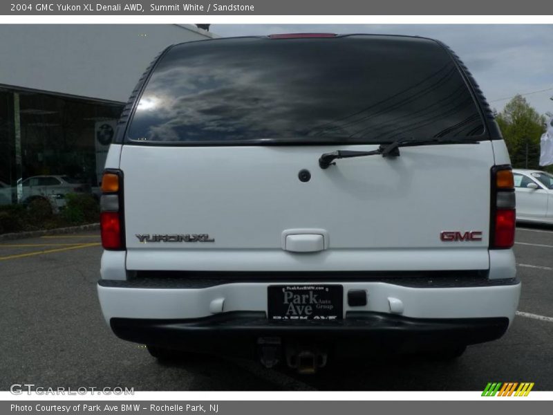 Summit White / Sandstone 2004 GMC Yukon XL Denali AWD