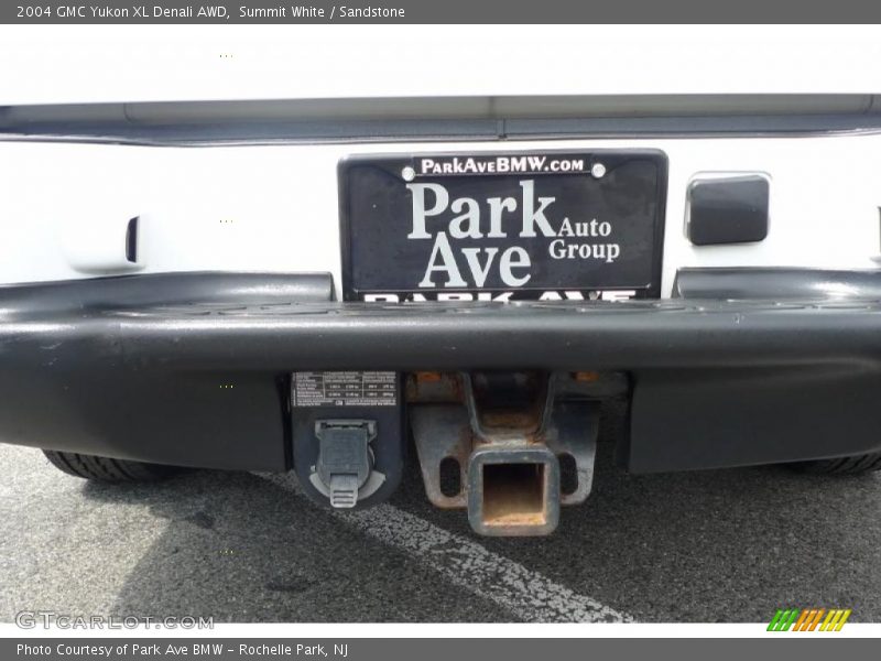 Summit White / Sandstone 2004 GMC Yukon XL Denali AWD