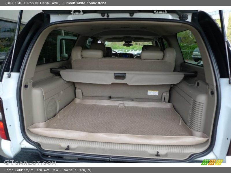 Summit White / Sandstone 2004 GMC Yukon XL Denali AWD