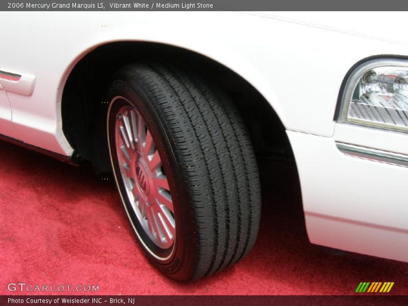 Vibrant White / Medium Light Stone 2006 Mercury Grand Marquis LS