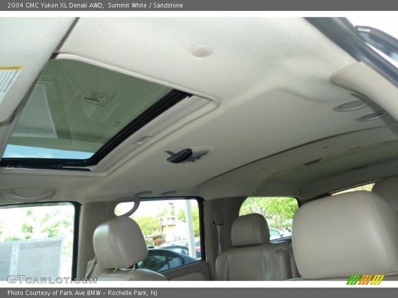 Summit White / Sandstone 2004 GMC Yukon XL Denali AWD