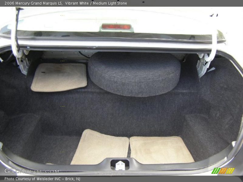 Vibrant White / Medium Light Stone 2006 Mercury Grand Marquis LS