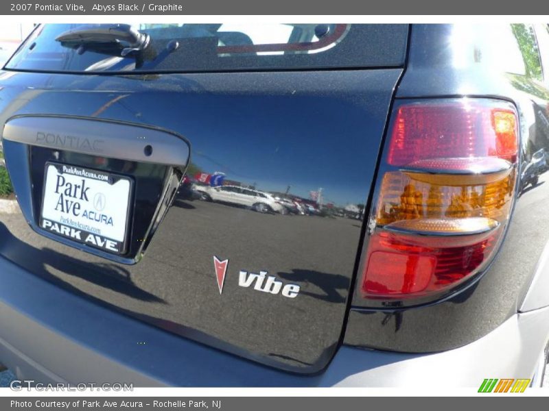 Abyss Black / Graphite 2007 Pontiac Vibe