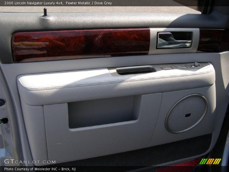 Pewter Metallic / Dove Grey 2006 Lincoln Navigator Luxury 4x4