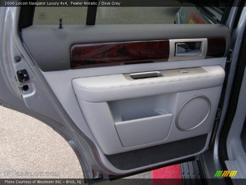 Pewter Metallic / Dove Grey 2006 Lincoln Navigator Luxury 4x4
