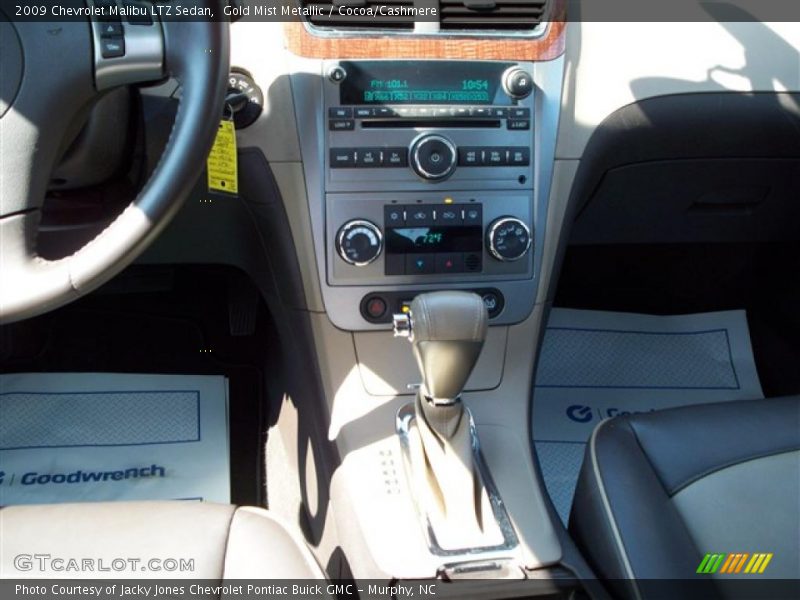 Gold Mist Metallic / Cocoa/Cashmere 2009 Chevrolet Malibu LTZ Sedan