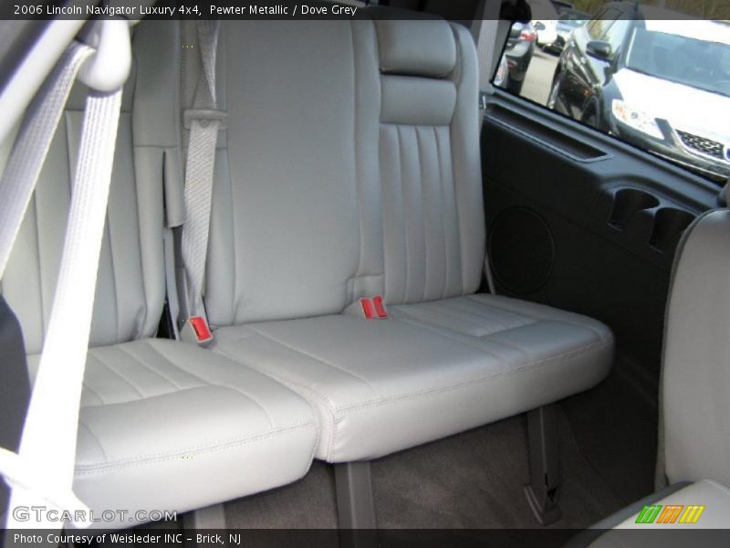 Pewter Metallic / Dove Grey 2006 Lincoln Navigator Luxury 4x4