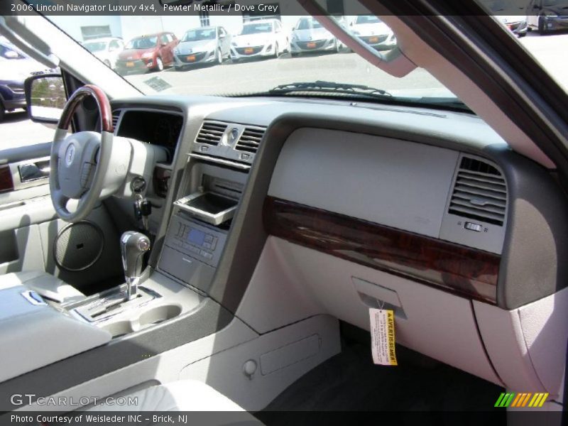 Pewter Metallic / Dove Grey 2006 Lincoln Navigator Luxury 4x4