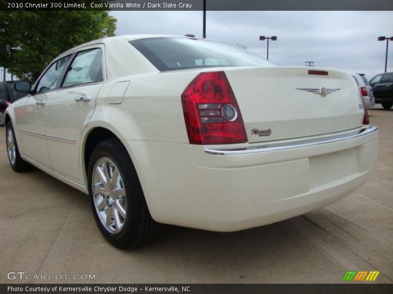 Cool Vanilla White / Dark Slate Gray 2010 Chrysler 300 Limited