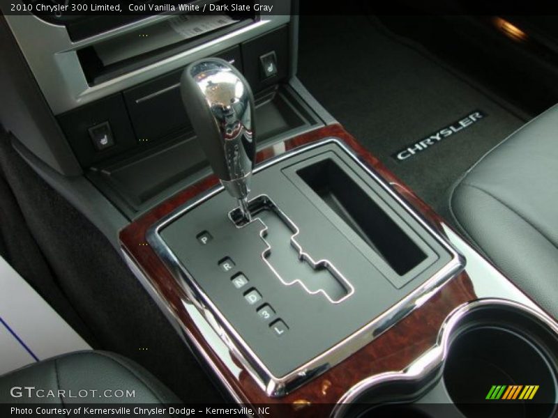 Cool Vanilla White / Dark Slate Gray 2010 Chrysler 300 Limited