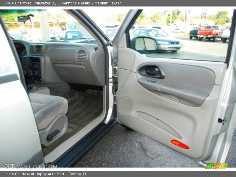 Silverstone Metallic / Medium Pewter 2004 Chevrolet TrailBlazer LS